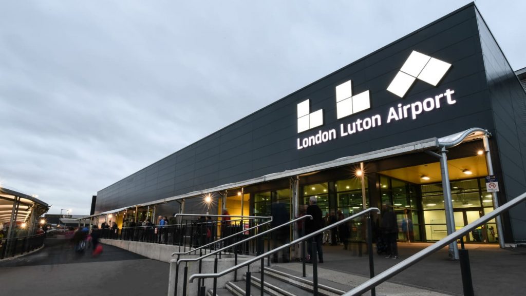 Taxi Southampton to Luton Airport