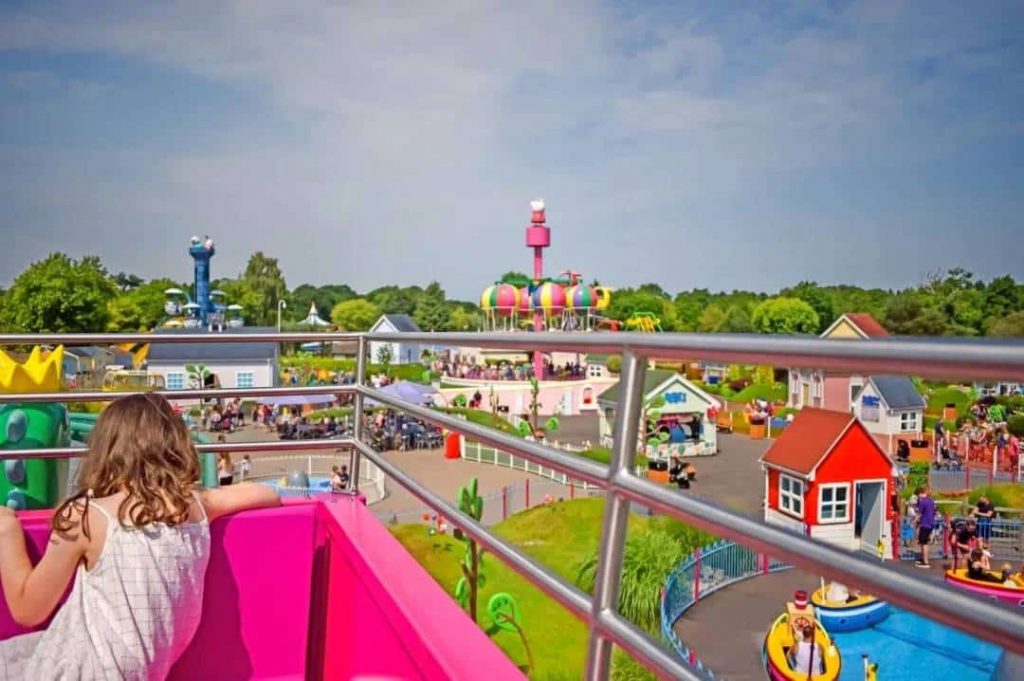 Transfer from Southampton Airport to Peppa Pig World paultons work taxi