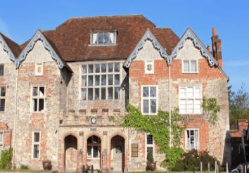 Airport Transfers in Salisbury, UK